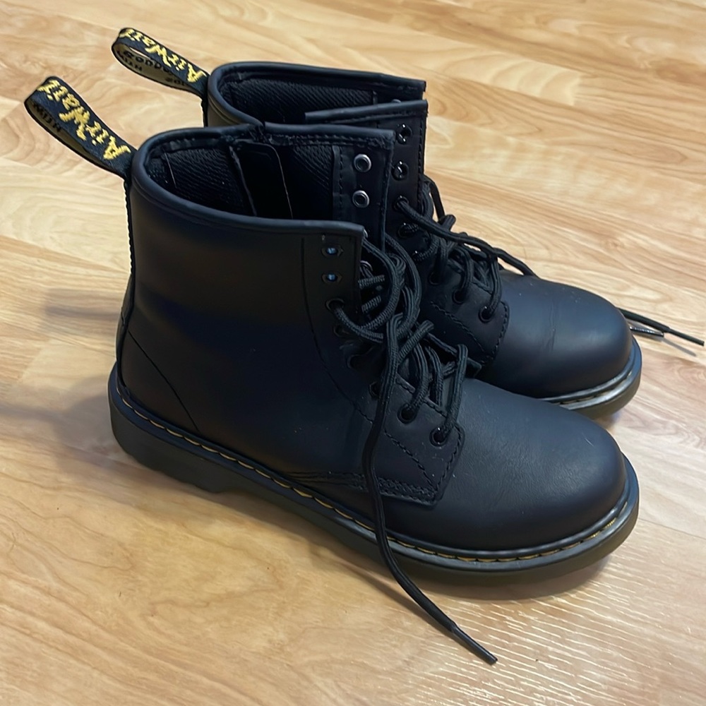 Youth Dr Martens